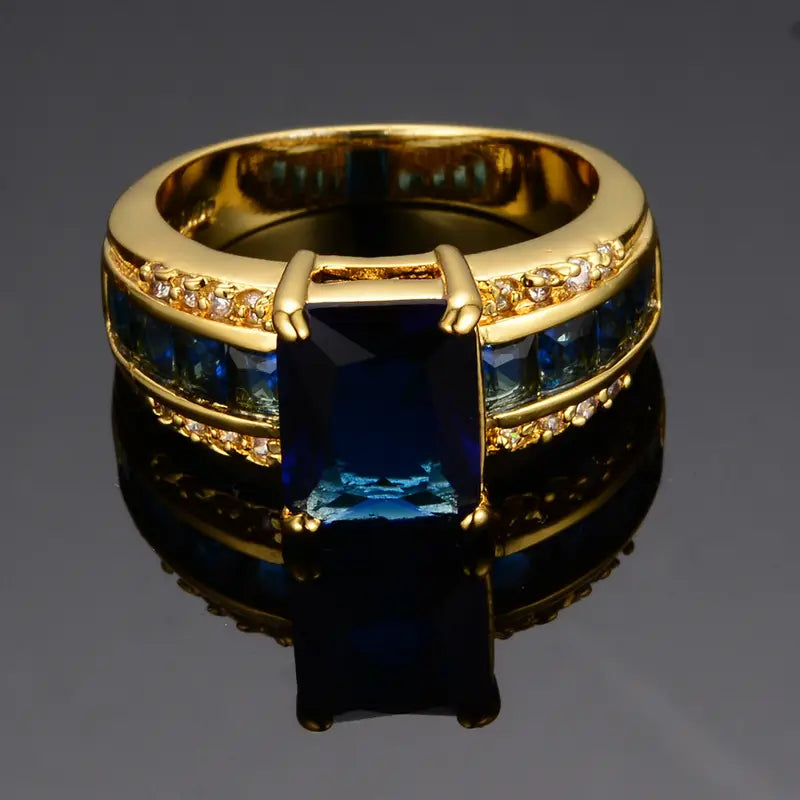 Viereckiger Saphirring in Gold