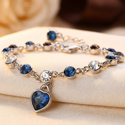 Herzförmiges Saphir-Kettenarmband aus Silber