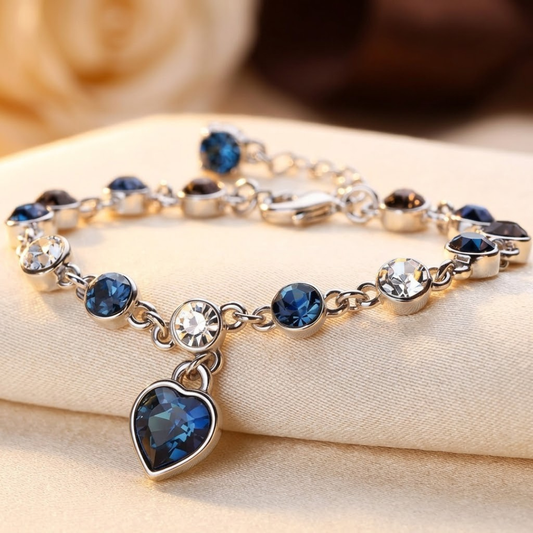 Herzförmiges Saphir-Kettenarmband aus Silber