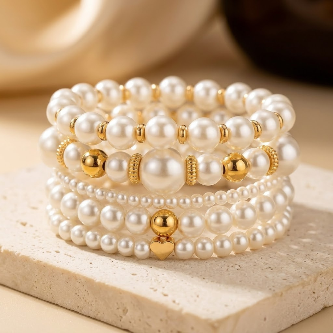 Set von Perlenarmbändern in Gold