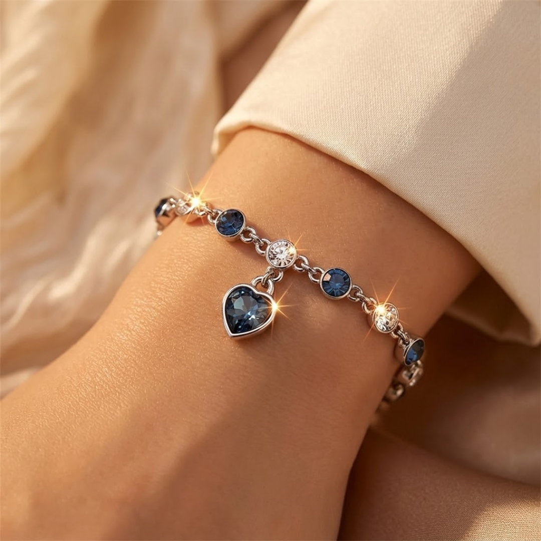 Herzförmiges Saphir-Kettenarmband aus Silber